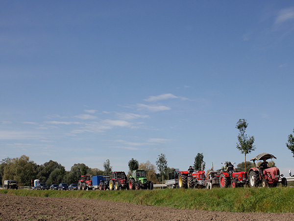 Fahrt zum Oldtimer Traktoren Treffen Kirchhaslach 2014